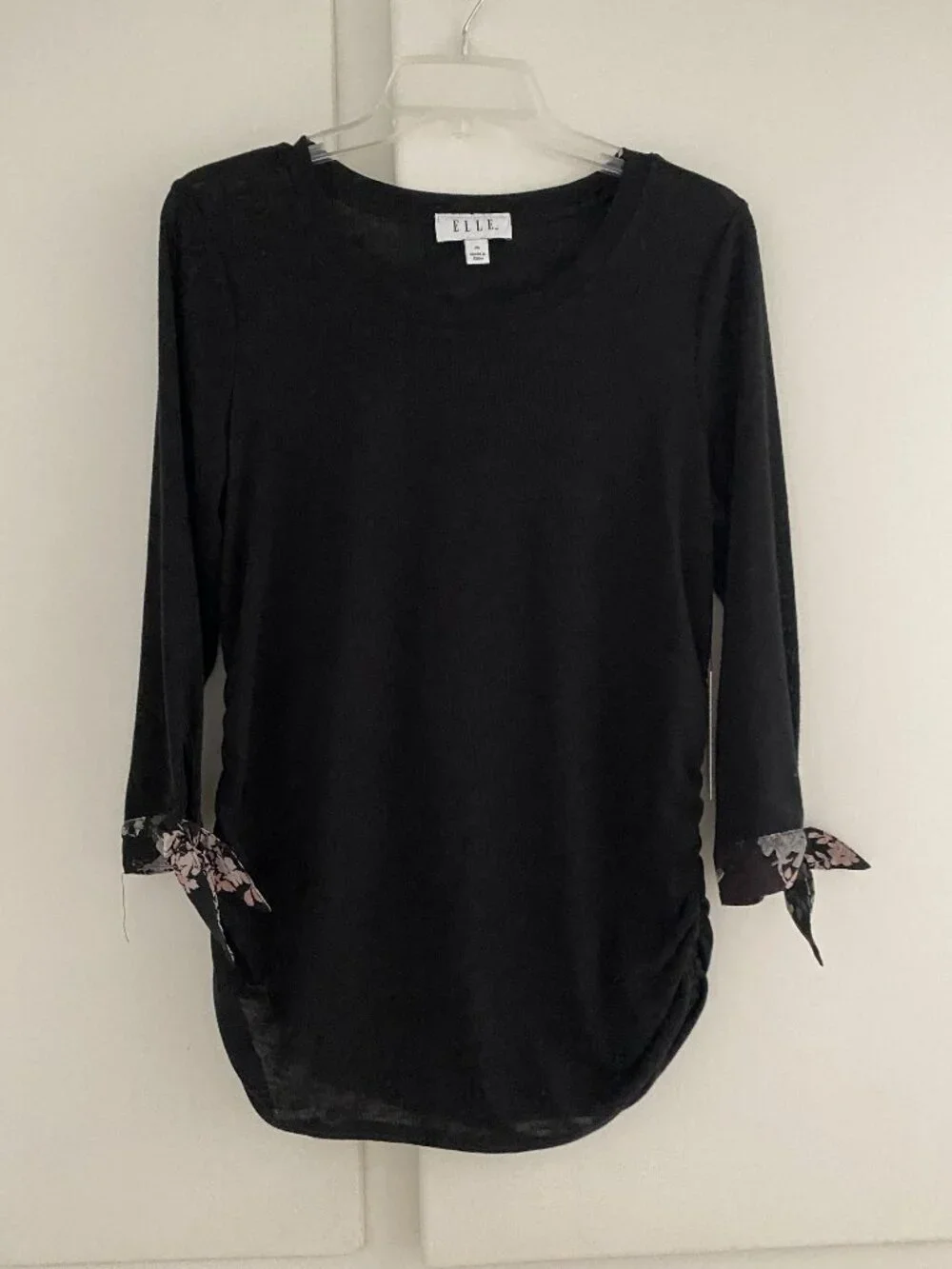 NWT Elle Black Top with Removable Floral Scarf